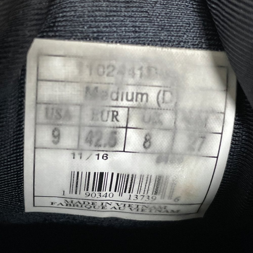 Brooks Launch 4 Running Sneakers - Picture 8 of 9